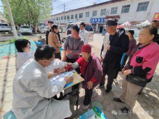 聊城市东昌府区郑家镇卫生院开展糖尿病健康教育咨询活动