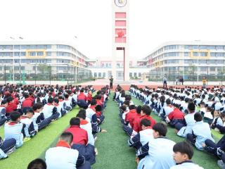 沉浸式宣讲+红色教育 菏泽交警为学生上好交通安全课