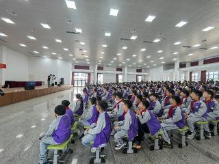 莒南二小开展“科技进校园”主题活动