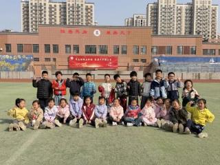 济南市历下区第三实验幼儿园伴山居园组织大班幼儿走进砚泉小学