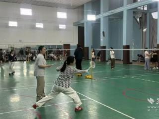 长江大学信息与数学学院研究生羽毛球友谊赛圆满落幕