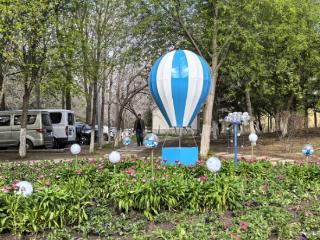 五一假期，来百花园赴一场杜鹃花之约