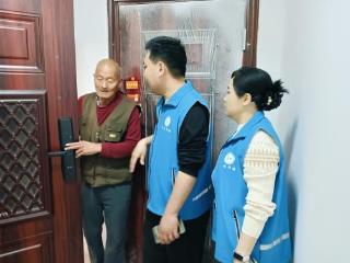 济宁市任城区南张街道红星西路社区多措并举整治“飞线充电”筑牢社区安全防线