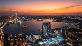 芭莎电影·影像展全国首展在苏州中心商场举办