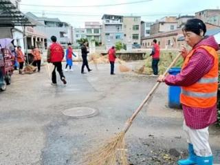 万年县湖云塘社区开展志愿服务活动