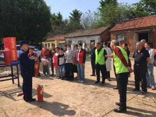 济宁市任城区阜桥街道贤路街社区组织开展消防安全知识讲座及实操演练活动