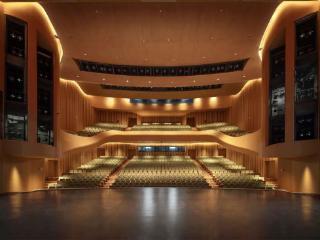 中演·成都大剧院揭幕启用