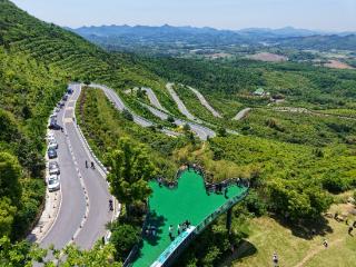庐江双顶山“六道弯”引八方来客