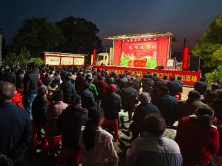 庐江：“送戏进万村”开启夜间演出模式