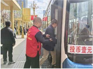 “五一”出行有保障 公交护航市民平安过节