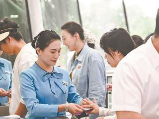 劳动者之歌 | 厦门轮渡有限公司站务员陈欣在岗值守的第16个劳动节：家人一句“放心忙”，就是我的底气