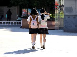 图｜立夏逢晴暖天气，淮南市民换装尽享初夏时光