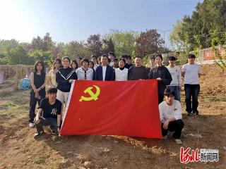 河北建材职业技术学院开展党建带团建劳动实践活动