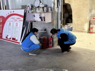 济宁市任城区金城街道兴东社区开展仓库消防安全专项巡查行动