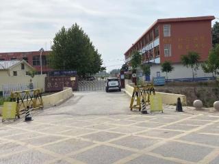 菏泽鄄城一中学学生磕断两颗门牙，学校：无法实时看管每名学生