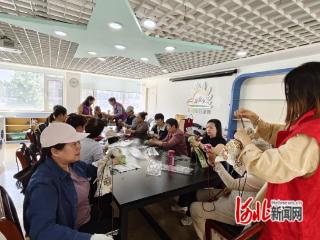 石家庄市长安区保利花园第一社区开展古法艾锤手工制作活动