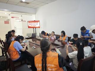 情暖母亲节 信用伴花香——济宁市任城区仙营街道东红庙社区开展母亲节亲子手工扭扭花DIY活动