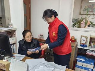 党建引领践初心 金融服务暖民生 烟台农商银行莱山区支行现金法规宣讲走进老年服务中心