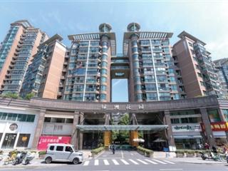 房东们开始“腾空房子”等买家了