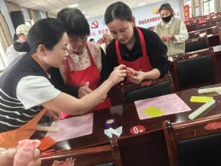 指尖生花 焙享温情——郯城县胜利镇开展母亲节花样面点主题活动