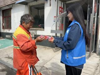 济宁市任城区仙营街道仙北社区：网格送温情， 致敬劳动者
