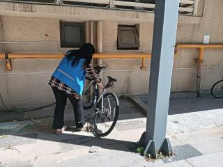 济宁市任城区南张街道悦来社区开展“规范停车，摆放有序”志愿服务活动