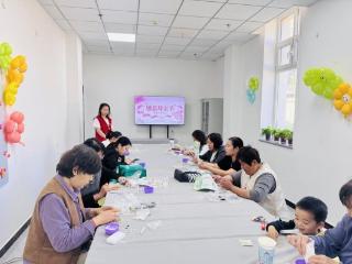 济宁市任城区李营街道任和社区开展感恩母亲节创意杯垫DIY主题活动
