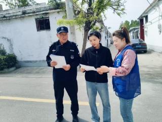 济宁市任城区二十里铺街道朱袁庄村开展禁种铲毒宣传排查活动