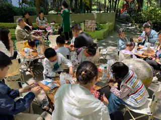 青年汇社区开展亲子家风传承暨“洁净家园日”活动