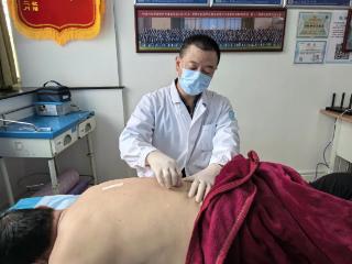 从偶然相遇再到专程奔赴：一对夫妻与浮针相约，疼痛终成过去