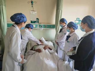 白衣执甲守初心，平凡忙碌显担当——平度市第三人民医院外二科护理团队护士节献礼