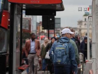 英国四名政府官员辞职并要求首相下台