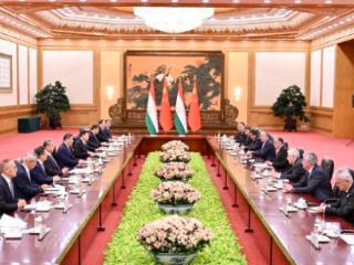 独家视频丨习近平同拉赫蒙会谈：今天再次同老朋友相聚 我感到很亲切