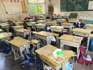 莒南县板泉镇坊庄小学开展防震应急疏散暨消防安全演练活动