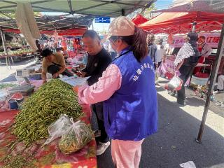 垃圾分类进大集 文明理念入人心——青岛市城阳区河套街道上疃大集开展垃圾分类宣传活动