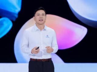 AI步入“自我进化”时代，李彦宏首提AI时代度量衡“DAA”