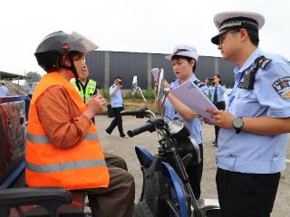 宜昌公安交管“送考下乡”暖了村民心