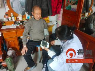 烟台市蓬莱区刘家沟卫生院开展第二季度脱贫群众健康巡诊入户活动