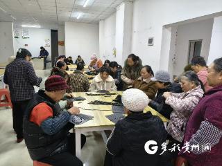 习水县东皇街道：指尖编织幸福线 巧手点亮新生活