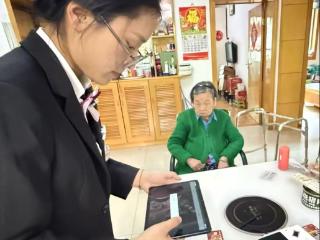 移动柜台“搬”进病榻前 工行一支行暖心服务解八旬重病老人燃眉之急