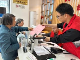 “红色阵地”暖民心 便民服务“零距离”