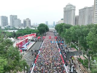 吉镜头丨2026一汽红旗长春马拉松燃情开跑