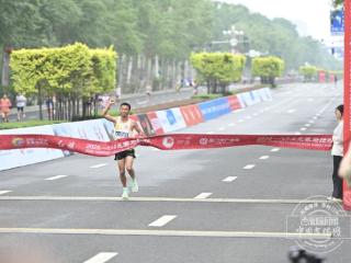 最“奢侈”马拉松：一路景点，终点跑进5A景区，“吉祥三宝”迎接，燃！