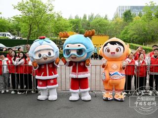 奔跑邂逅书香！长马赛场“吉祥三宝”联动出圈
