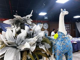 开局之年看中国｜从宫廷贡品到世界潮品，中国壮锦 “踢” 进世界杯，走出国际范儿