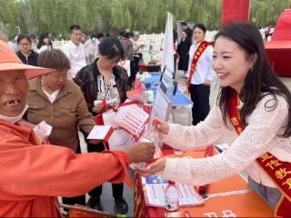 平安产险商丘中心支公司参与“5·15”联合宣传活动 筑牢老年群体金融安全防线