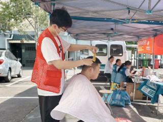 山东移动泰安泰山分公司党支部把便民服务送到群众心坎上