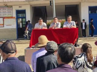 余干县梅溪初级中学召开期中家长会 家校同心共护学子成长