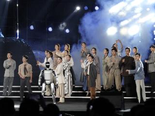 机器人奏爵士、刘海粟“穿越”…… 第十一届南艺520嘉年华盛大启幕