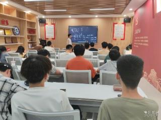 805人同时在线“扣1”学高数 湖大把数学课搬进抖音直播间